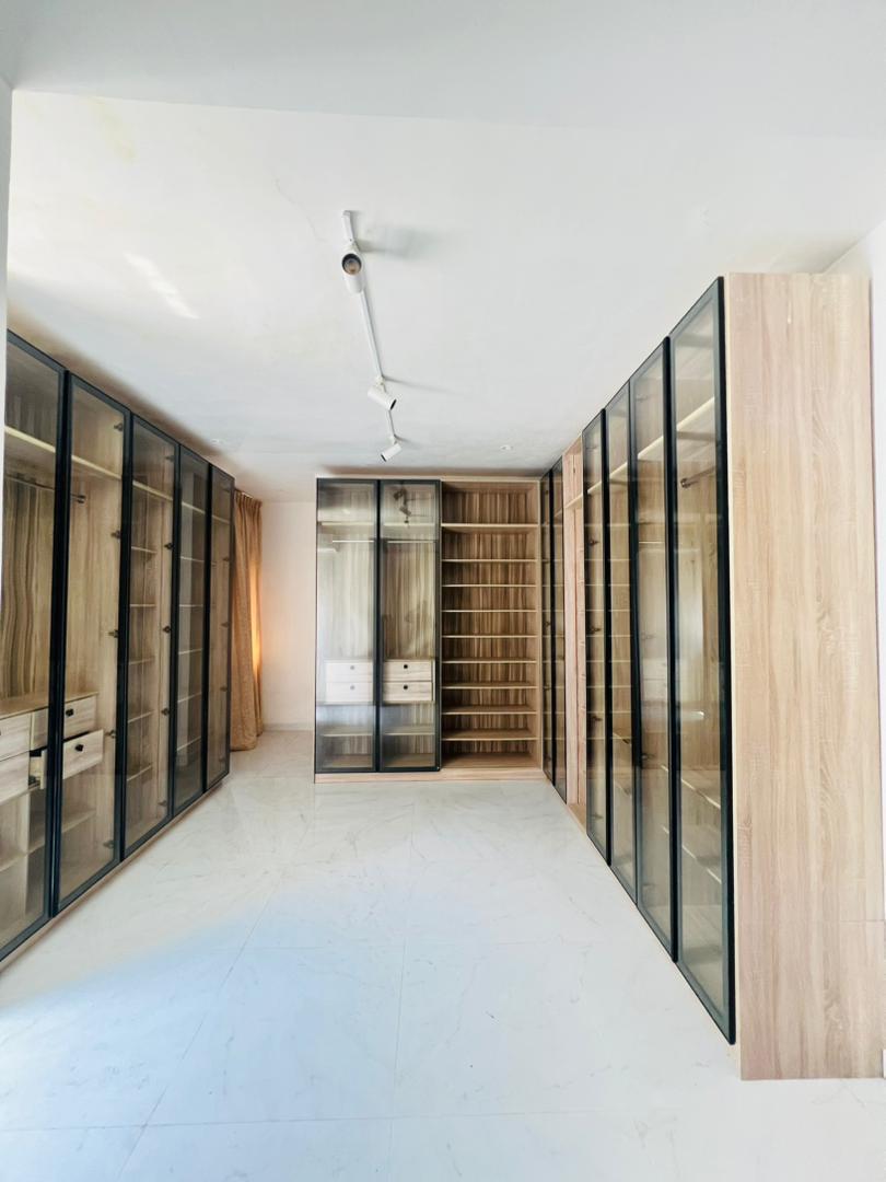 WhatsApp Image 2025-12-12 at 00.56.01 (1)