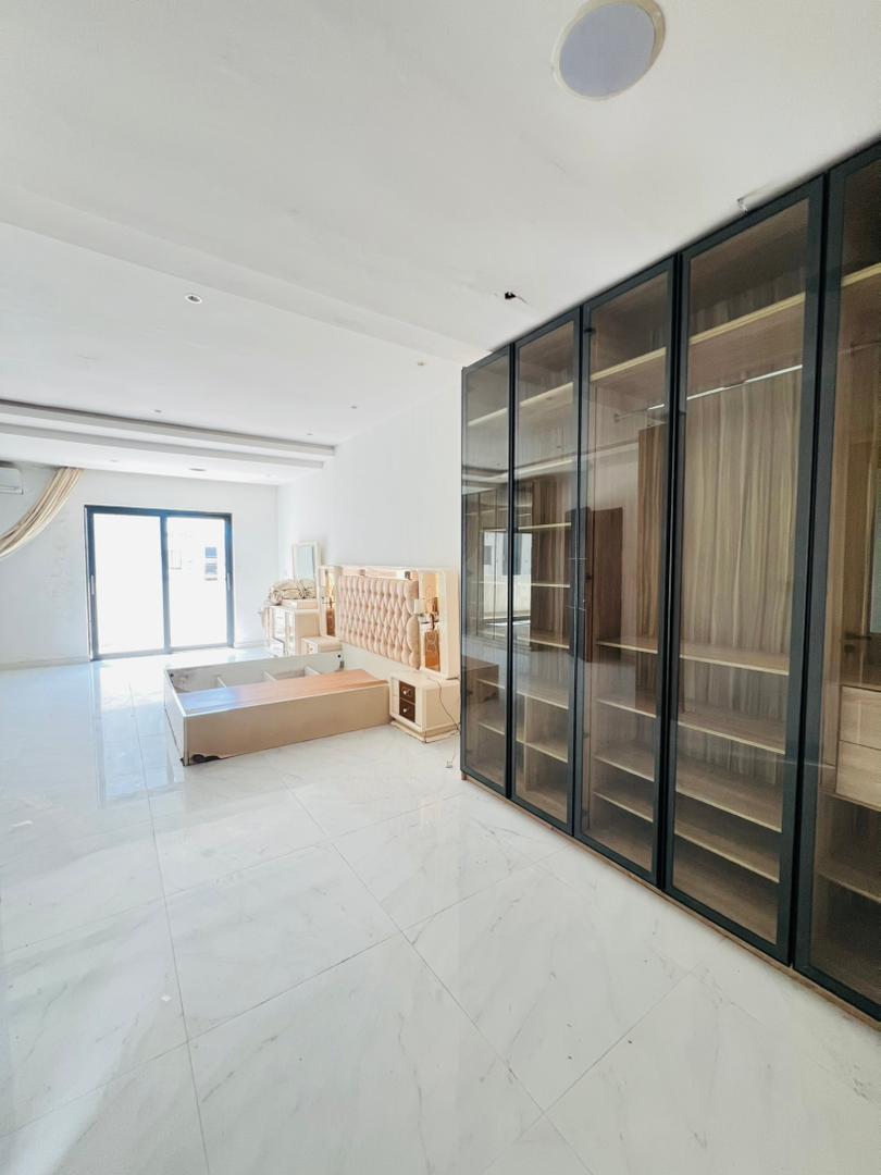 WhatsApp Image 2025-12-12 at 00.56.02