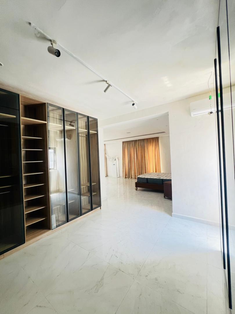 WhatsApp Image 2025-12-12 at 00.56.04