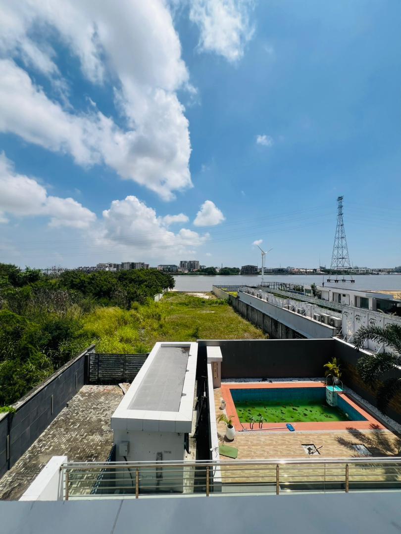 WhatsApp Image 2025-12-12 at 00.56.09