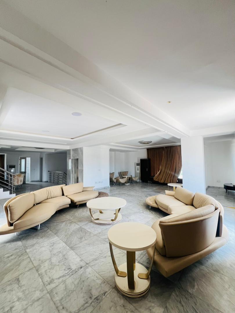 WhatsApp Image 2025-12-12 at 00.56.10